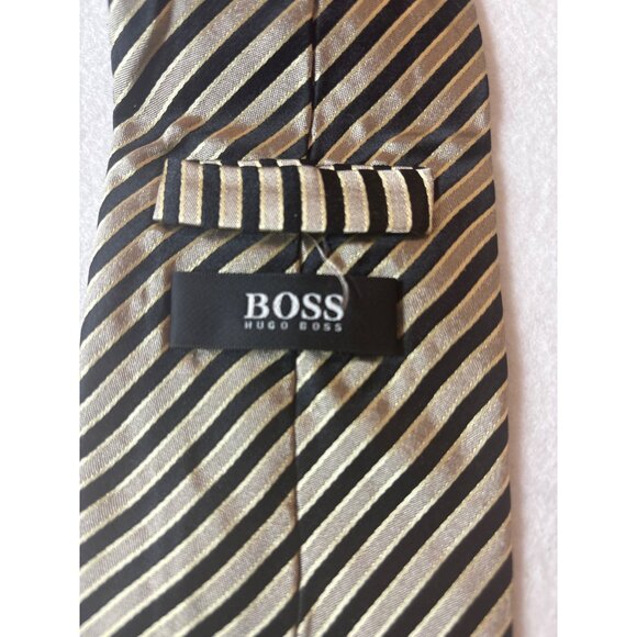 Hugo Boss Mens Striped Silk Tie Made In Italy - Picture 4 of 5